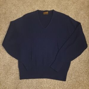 Vintage Mens V-neck Navy Sweater